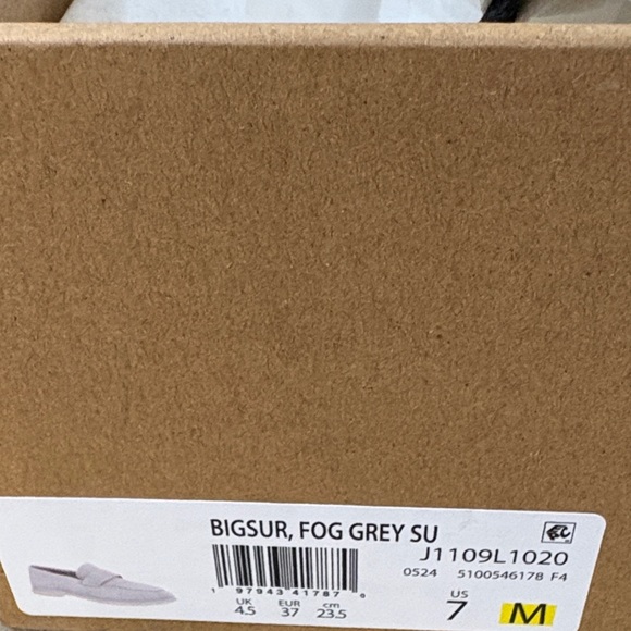 NWB Vince Light Gray Suede Men's Loafers - Picture 3 of 3